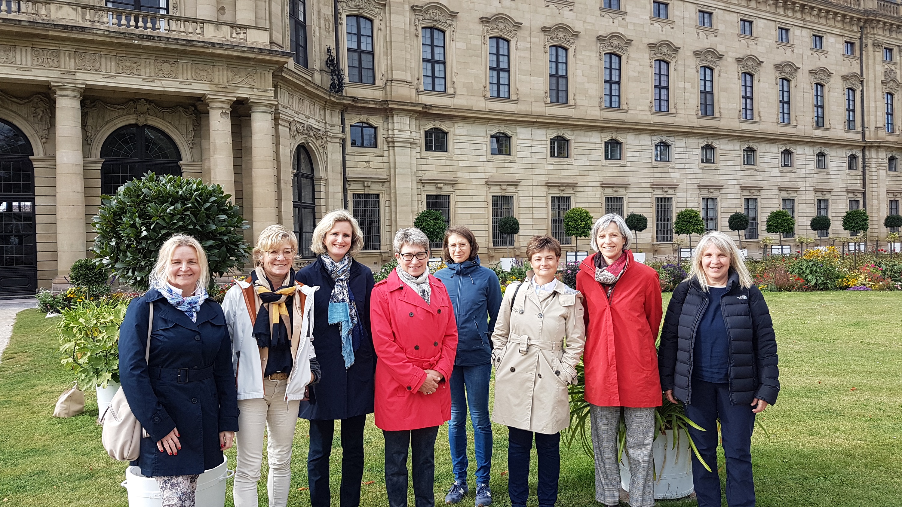 Les délégués bavarois dans le jardin de la Résidence de Würzburg